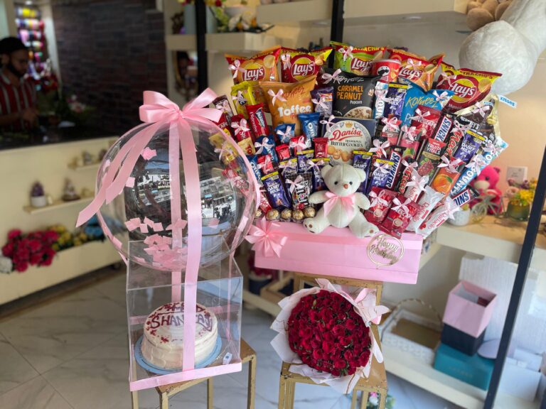 DELUXE GIFT BOX WITH FLOWERS, CAKE & CHOCOLATES