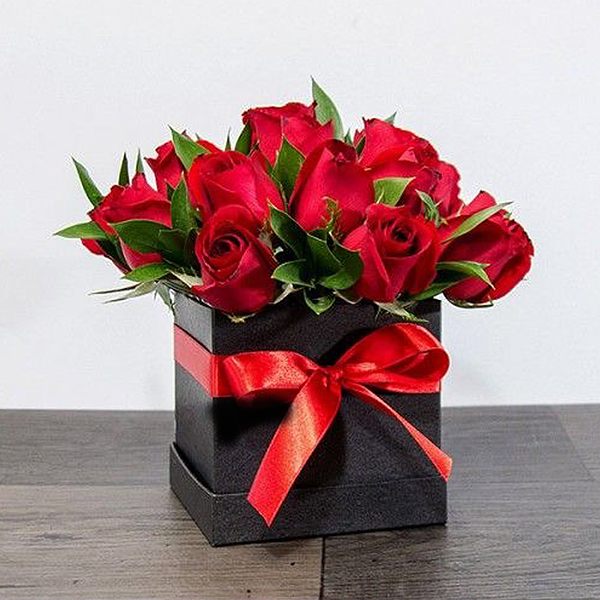 Red Roses Flowers Love Box – 8 Imported Roses